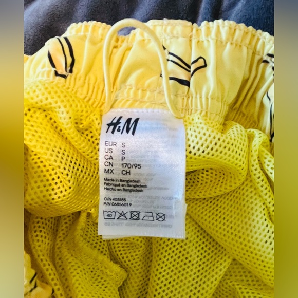 H&M banana swim shorts - Picture 3 of 3